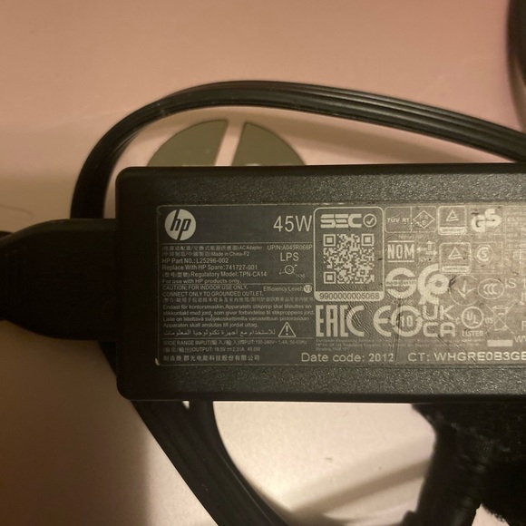 GOLD HP 14 LAPTOP CHARGER INCLUDED - Picture 11 of 11
